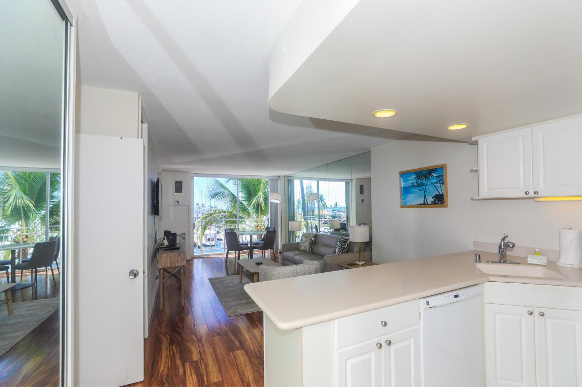 Ilikai Marina 382 Yacht Harbor View 1br Apartment Honolulu